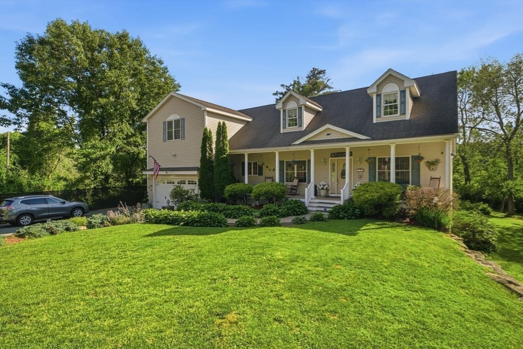 Single Family Residence at 33 Park Terrace, Dracut MA 01826, photo 5 of 42