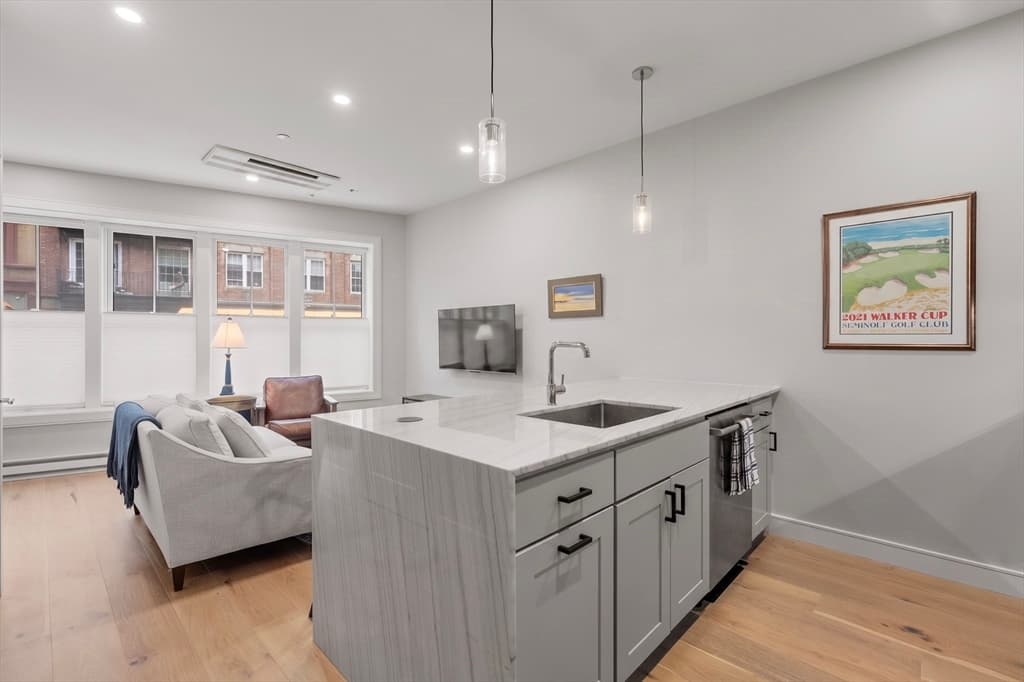 Condominium at 471 Hanover St # 2, Boston MA 02113, photo 5 of 12