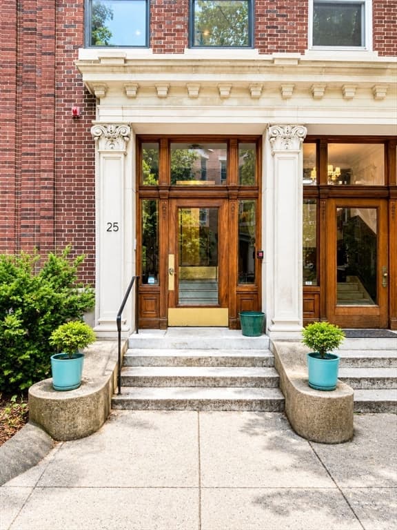 25 Euston St # 2, Brookline MA 02446