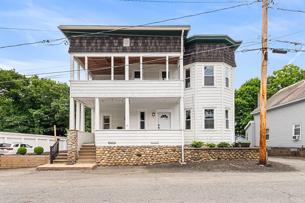 21 Oakland St, Fitchburg MA 01420