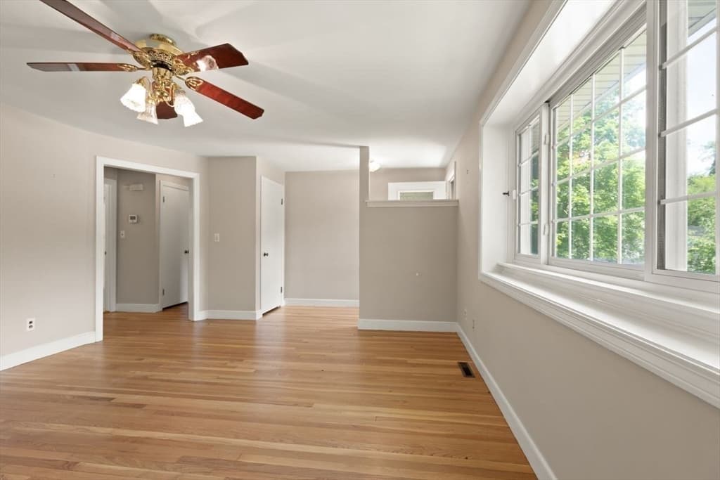 24 Pleasant Park Rd, Sharon MA 02067 photo 5