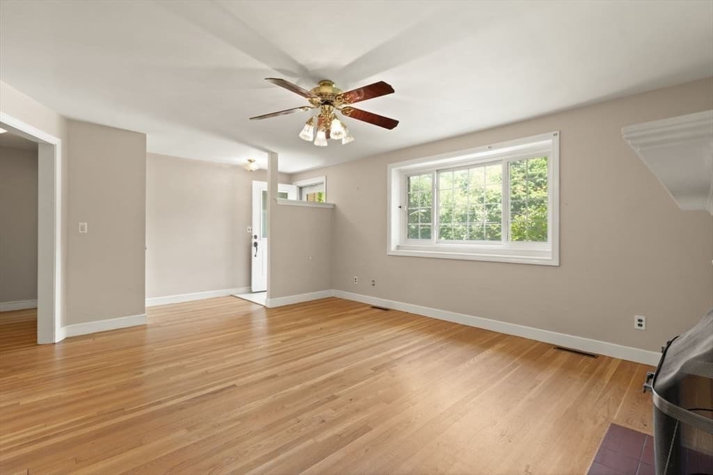 24 Pleasant Park Rd, Sharon MA 02067 photo 4