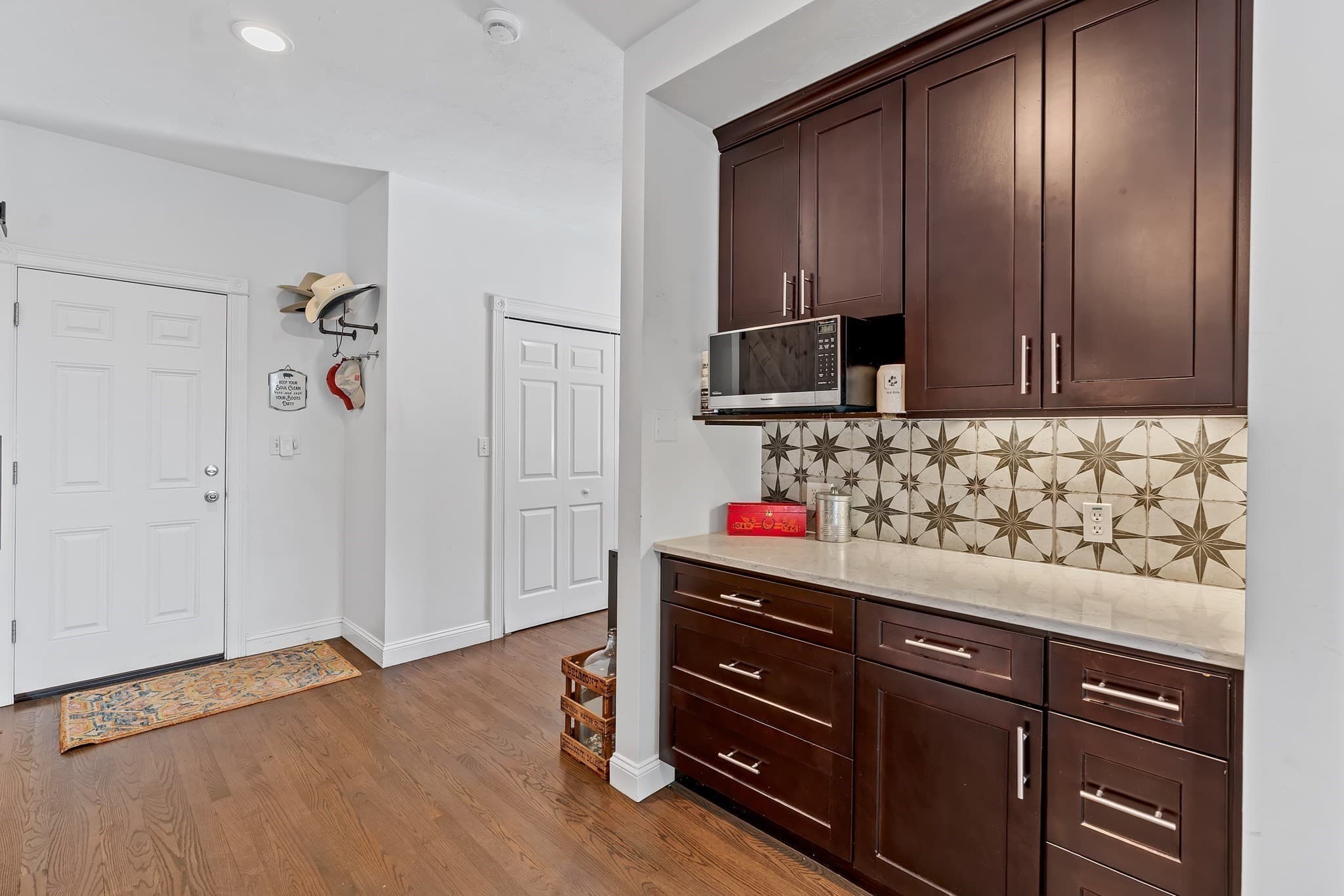 Equestrian at 117 South Street, Upton MA 01568, photo 5 of 42