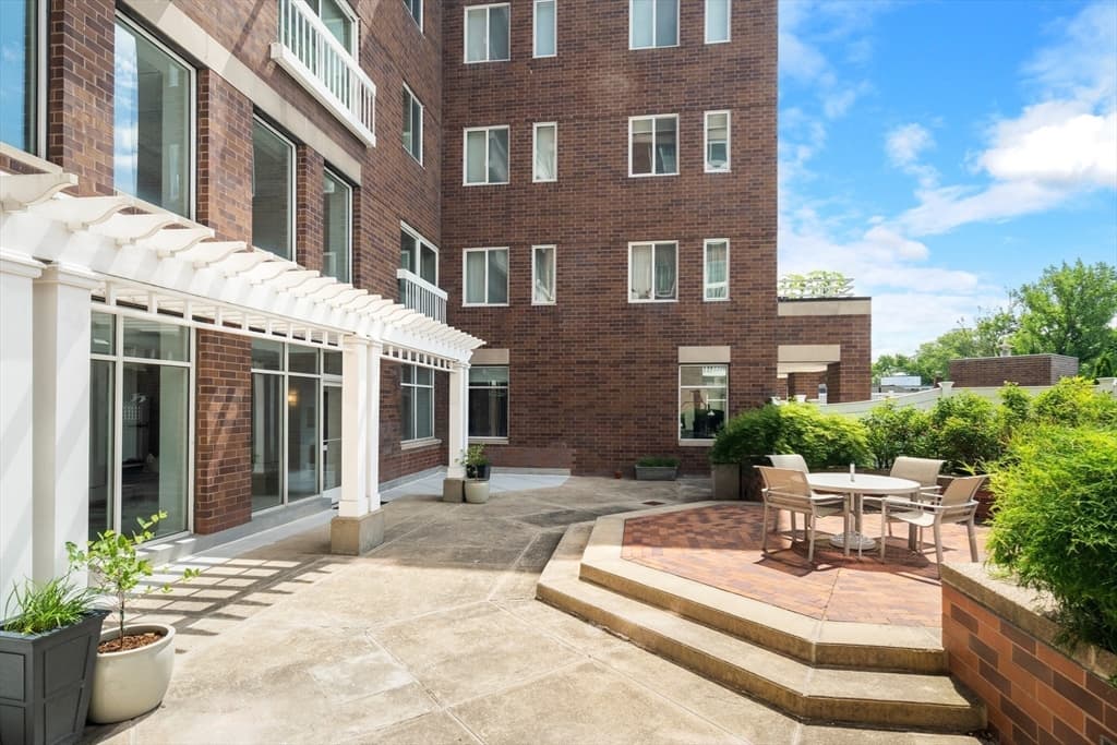 Condominium at 950 Massachusetts Ave # 514, Cambridge MA 02139, photo 13 of 18