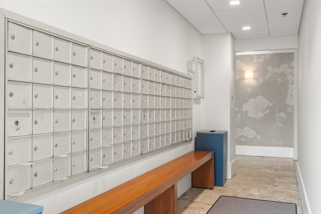 Condominium at 950 Massachusetts Ave # 514, Cambridge MA 02139, photo 17 of 18