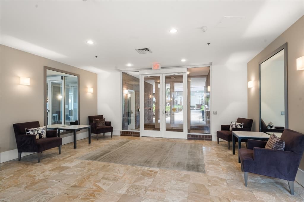 Condominium at 950 Massachusetts Ave # 514, Cambridge MA 02139, photo 10 of 18