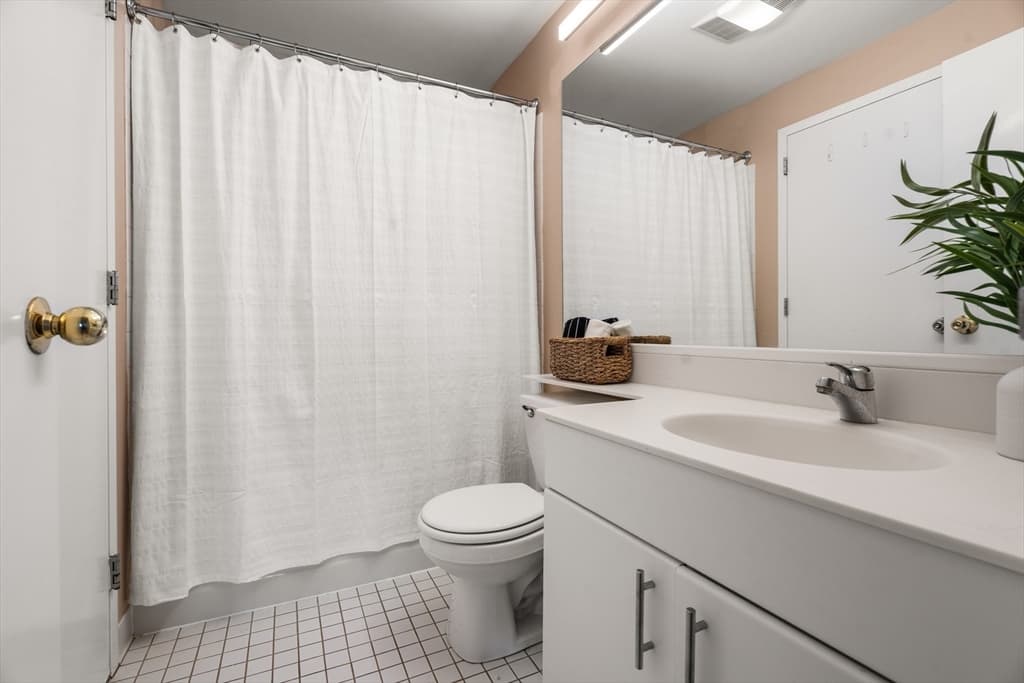 Condominium at 950 Massachusetts Ave # 514, Cambridge MA 02139, photo 8 of 18