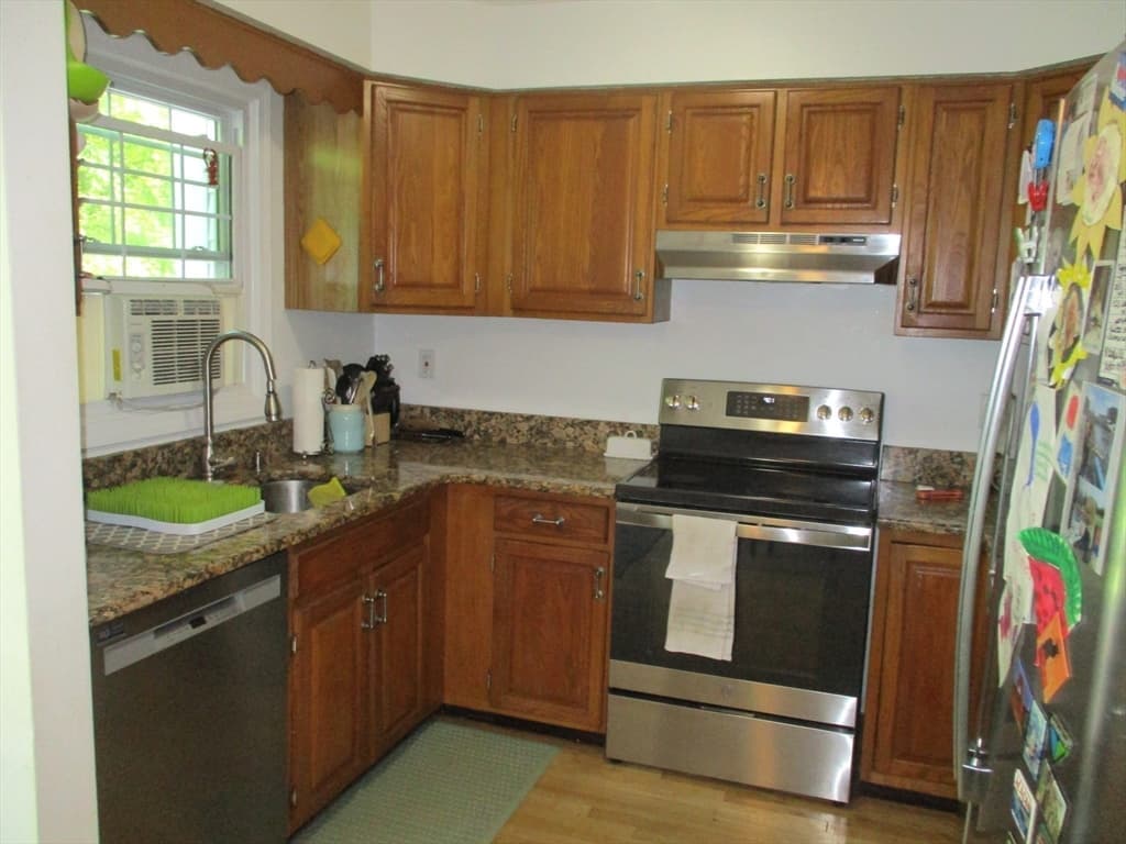 Condominium at 202 Heritage Ln # 202, Auburn MA 01501, Auburn, photo 6 of 11