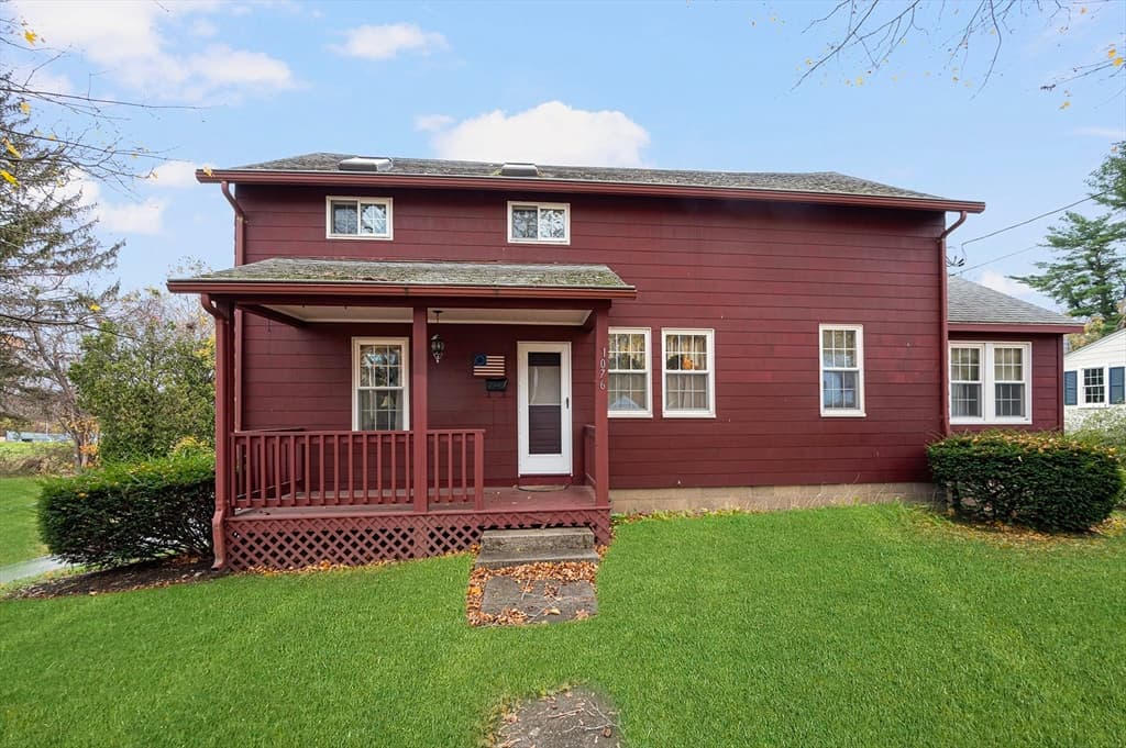 1076 Hill Street, Northbridge MA 01534