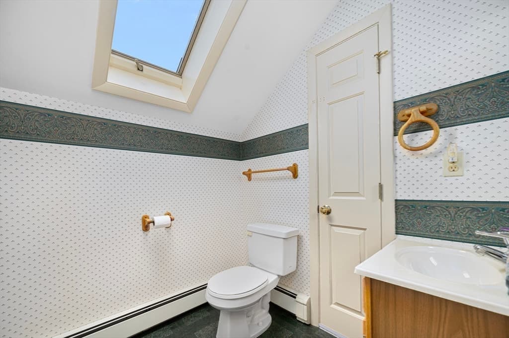 1076 Hill Street, Northbridge MA 01534 photo 19