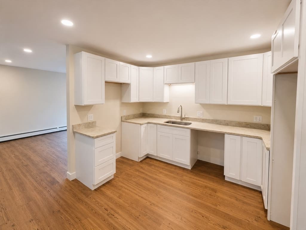 1076 Hill Street, Northbridge MA 01534 photo 4