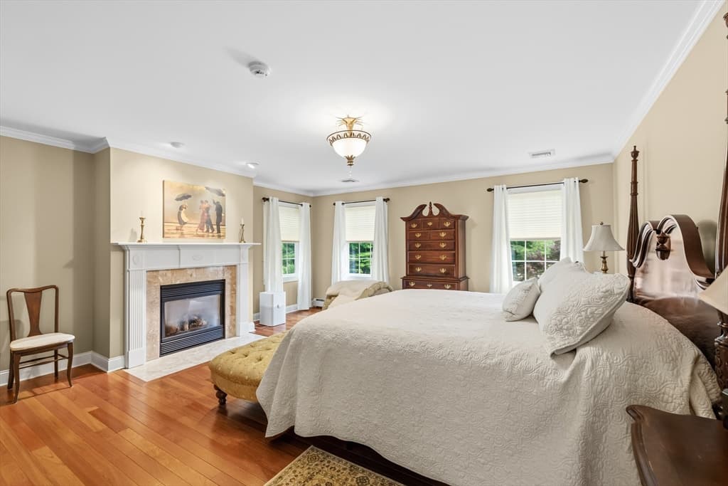 Single Family Residence at 4 Rileys Way, Dartmouth MA 02747, Dartmouth, photo 12 of 40
