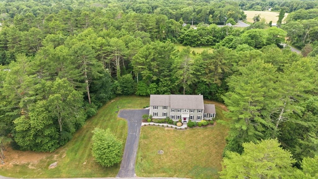 Single Family Residence at 4 Rileys Way, Dartmouth MA 02747, Dartmouth, photo 7 of 40