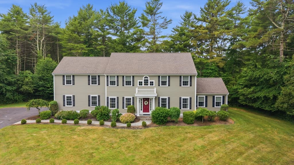 4 Rileys Way, Dartmouth MA 02747
