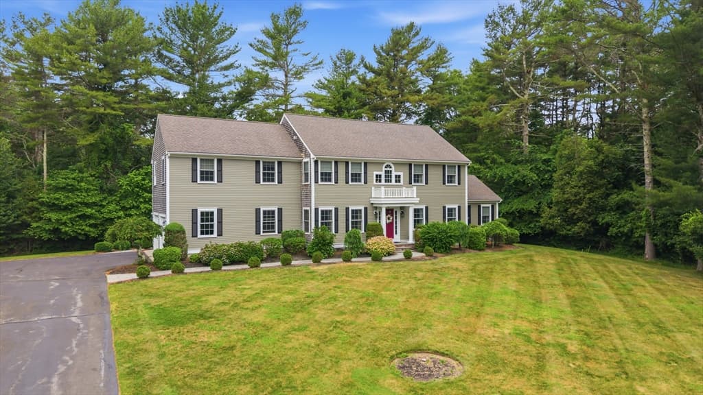 Single Family Residence at 4 Rileys Way, Dartmouth MA 02747, Dartmouth, photo 5 of 40