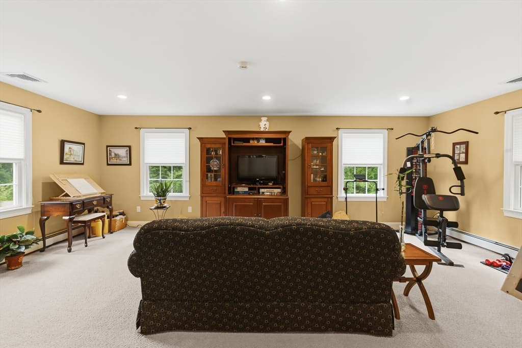 Single Family Residence at 4 Rileys Way, Dartmouth MA 02747, Dartmouth, photo 20 of 40