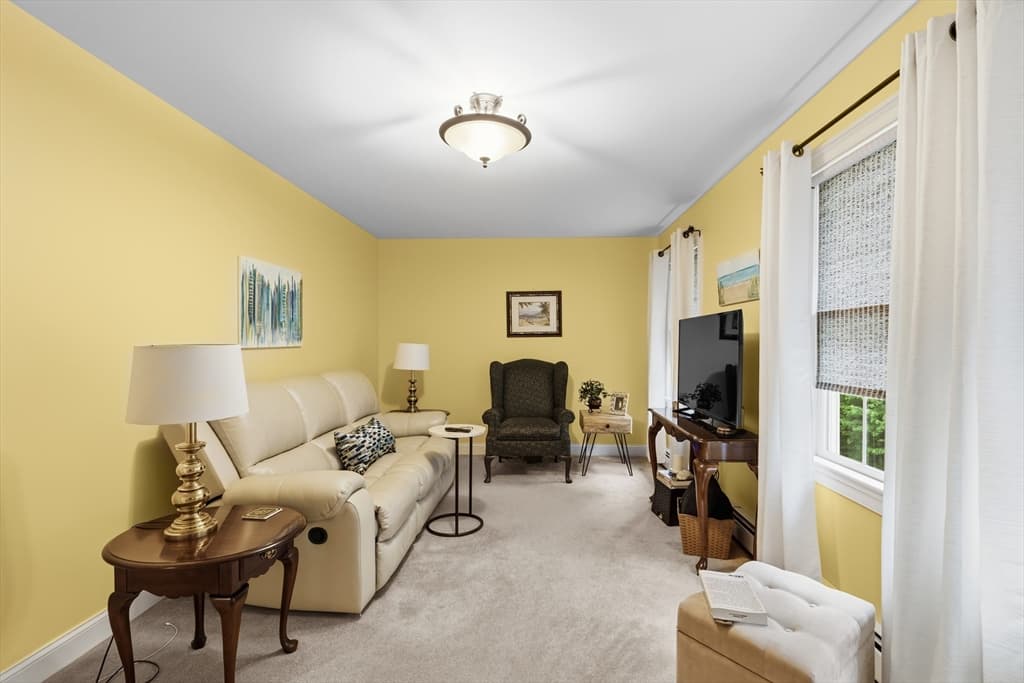 Single Family Residence at 4 Rileys Way, Dartmouth MA 02747, Dartmouth, photo 14 of 40