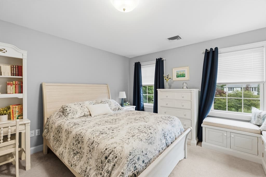 Single Family Residence at 4 Rileys Way, Dartmouth MA 02747, Dartmouth, photo 18 of 40