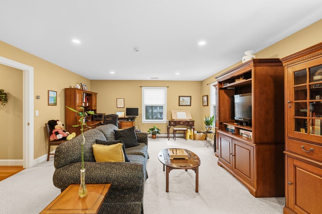 Single Family Residence at 4 Rileys Way, Dartmouth MA 02747, Dartmouth, photo 19 of 40