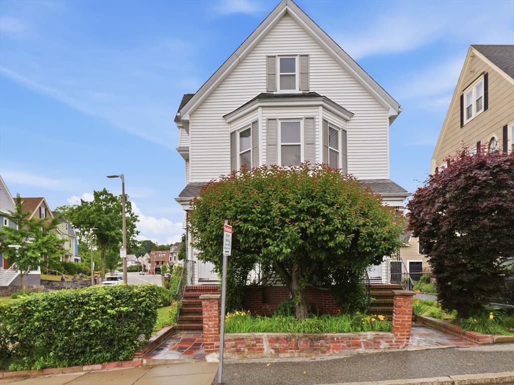 11-13 Brookfield St, Boston MA 02131