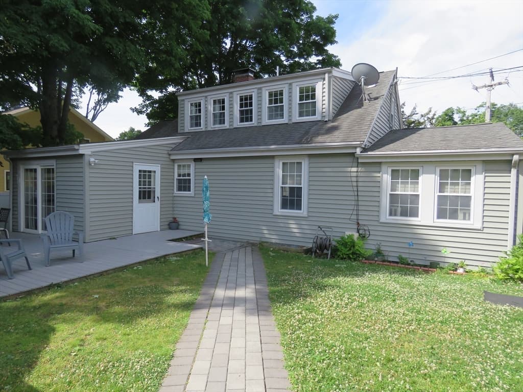 Single Family Residence at 812 East St, Dedham MA 02026, photo 3 of 33