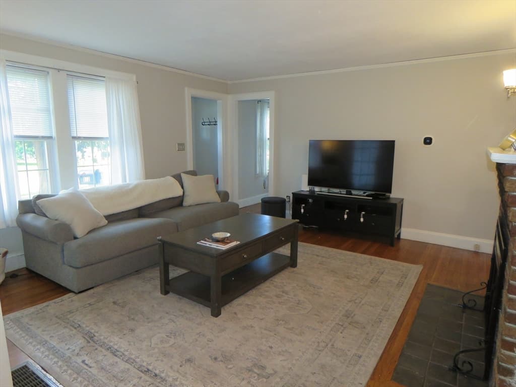 Single Family Residence at 812 East St, Dedham MA 02026, photo 5 of 33