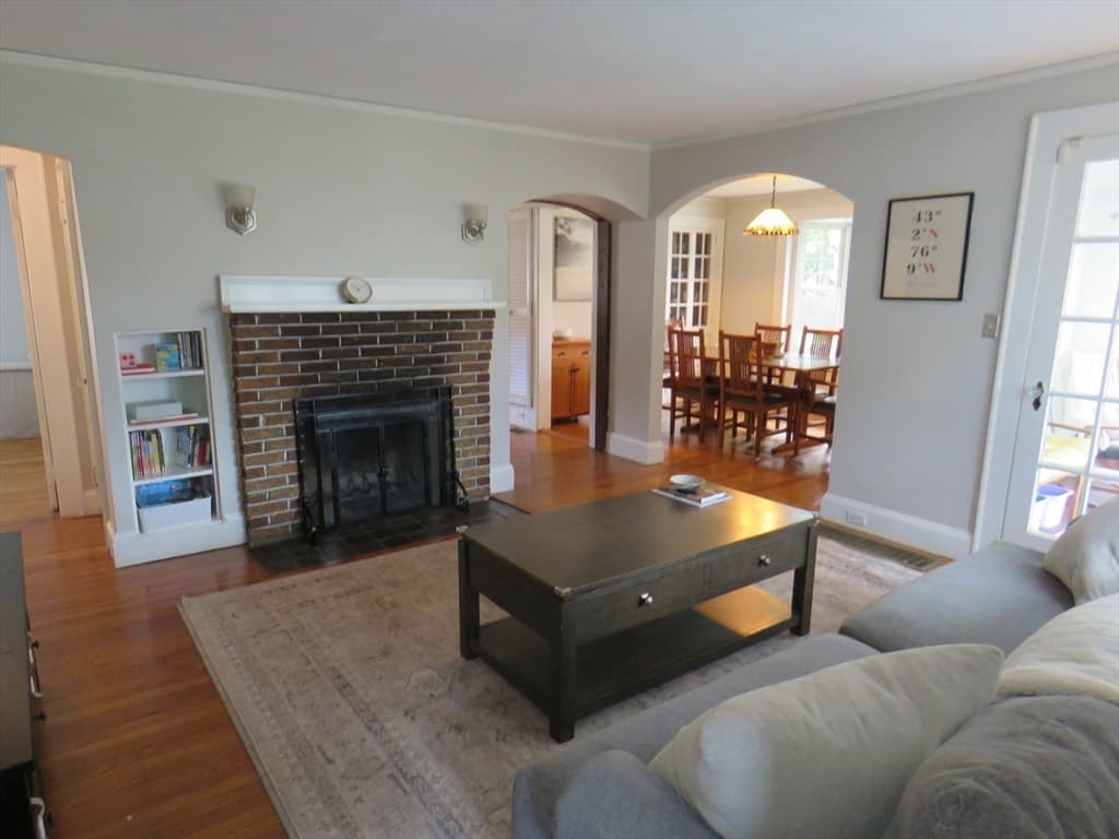 Single Family Residence at 812 East St, Dedham MA 02026, photo 4 of 33