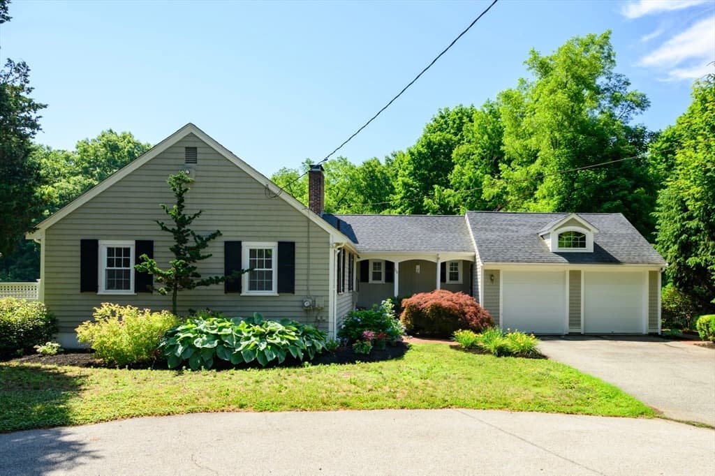 168 Cushing Street, Hingham MA 02043