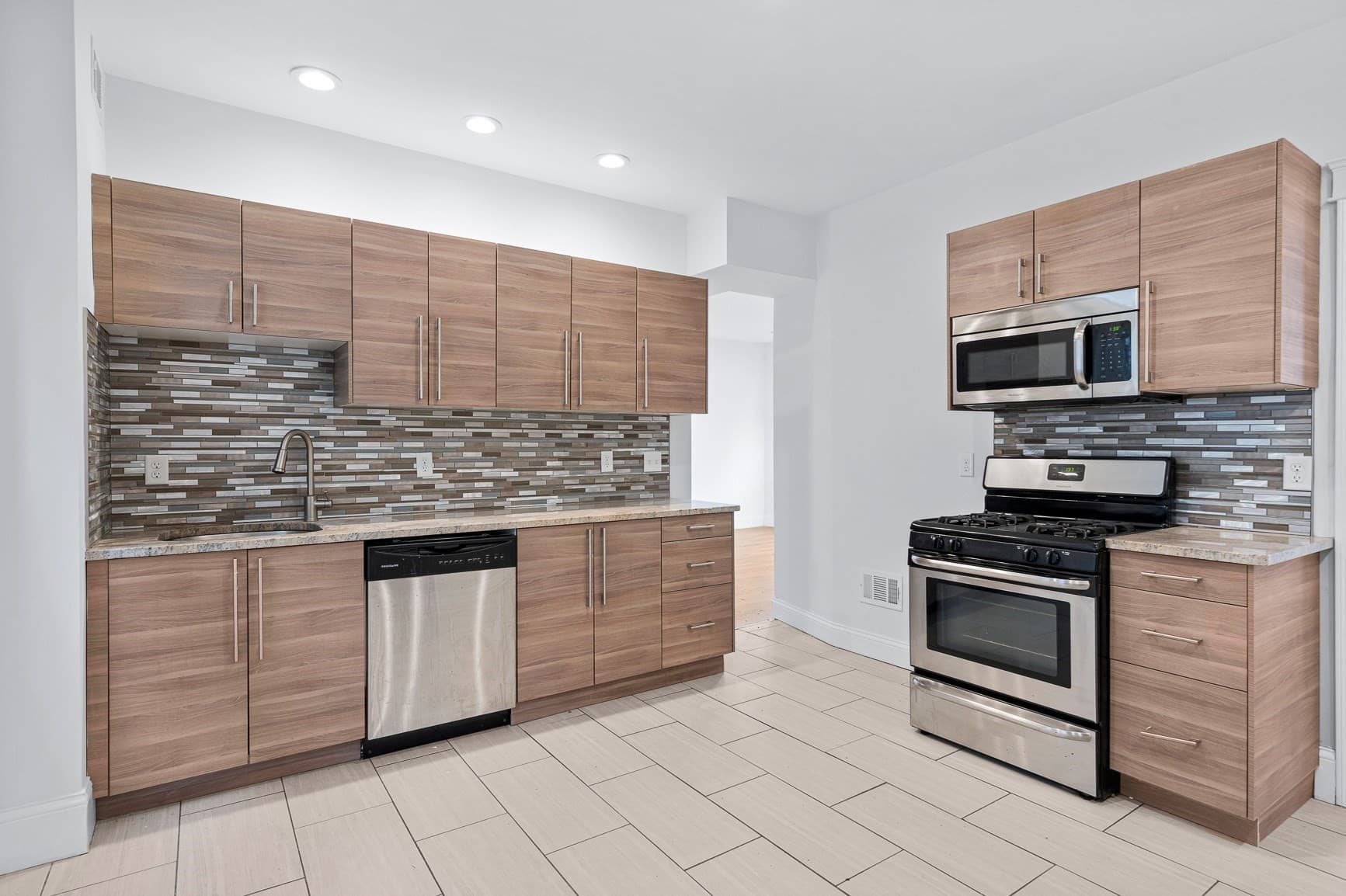 3 Family at 8 Roach St, Boston MA 02125, photo 2 of 17