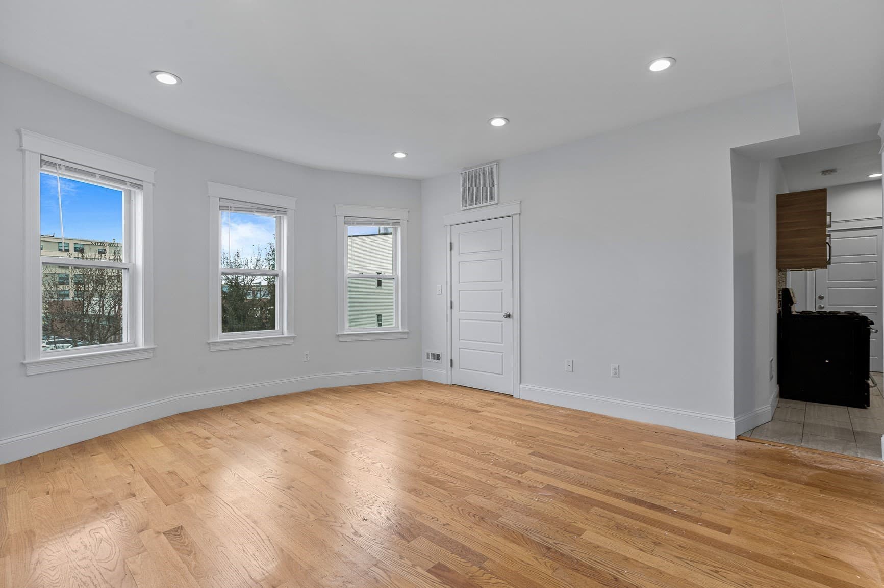 3 Family at 8 Roach St, Boston MA 02125, photo 12 of 17