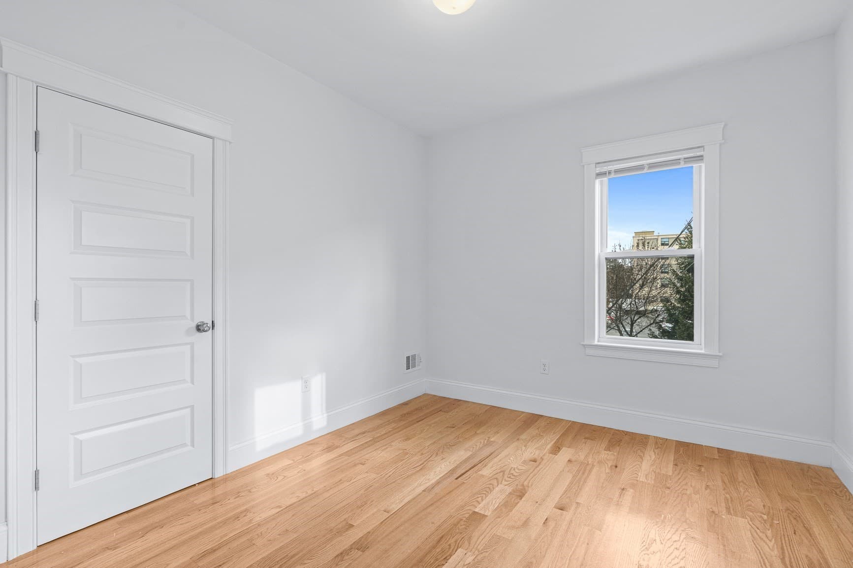 3 Family at 8 Roach St, Boston MA 02125, photo 5 of 17