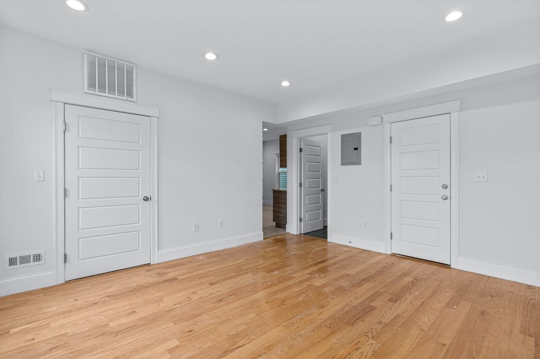 3 Family at 8 Roach St, Boston MA 02125, photo 14 of 17