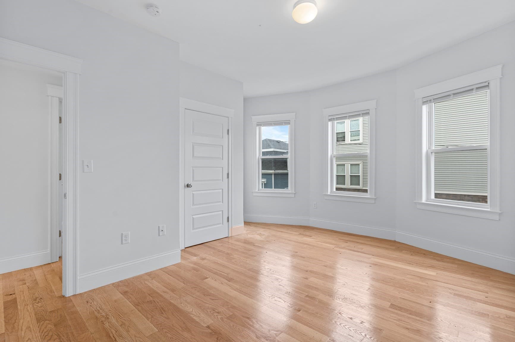 3 Family at 8 Roach St, Boston MA 02125, photo 11 of 17