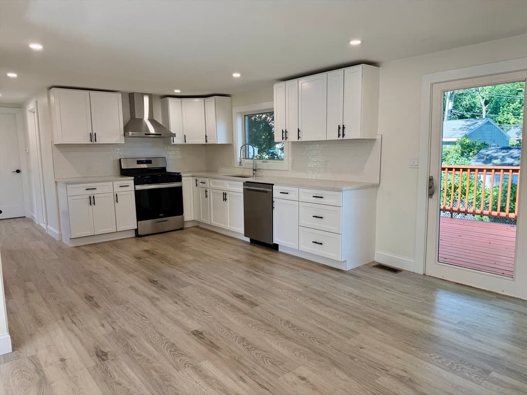 37 Karen Street, Lowell MA 01851 photo 3