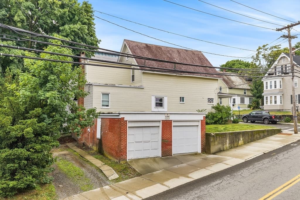 Single Family Residence at 113 Cedar St, Fitchburg MA 01420, photo 24 of 26
