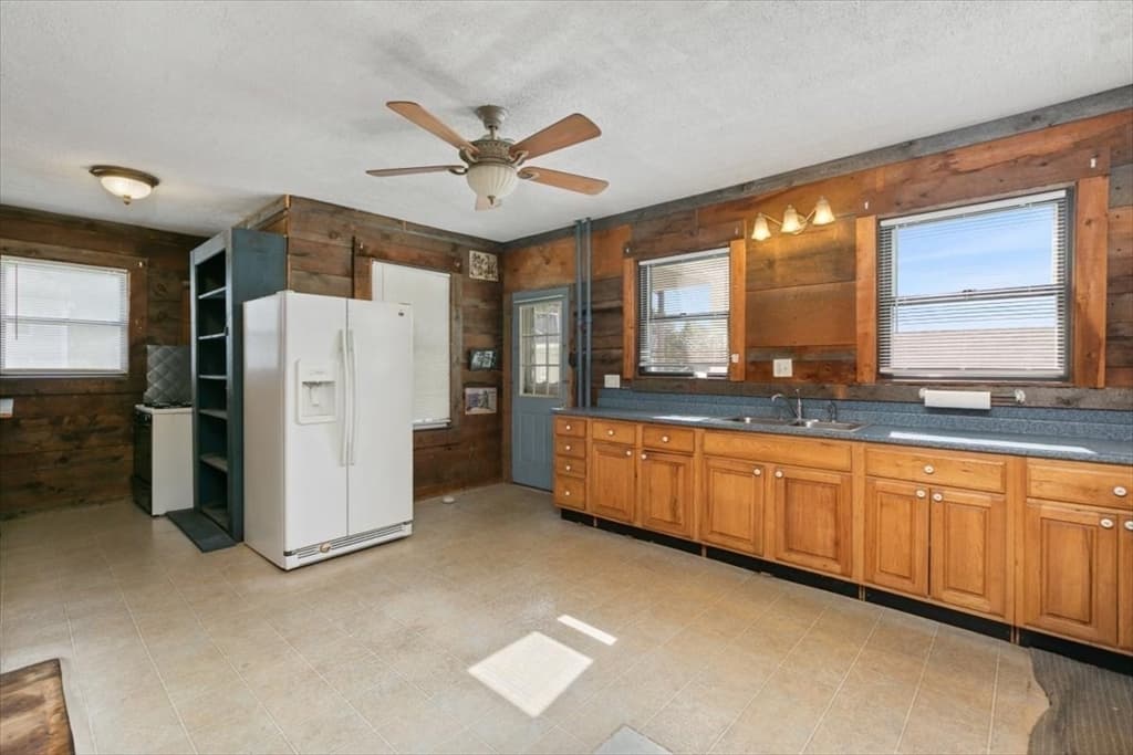 3 Family at 98 Webster Street, Haverhill MA 01830, Haverhill, photo 14 of 42