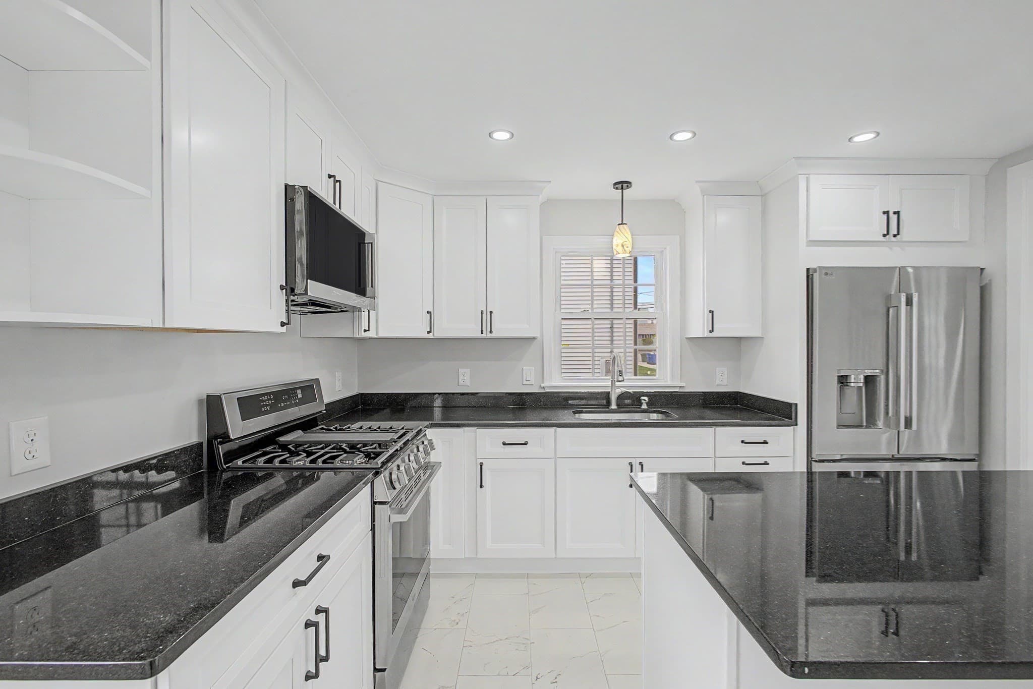 Single Family Residence at 298 King St, Fall River MA 02724, photo 2 of 20
