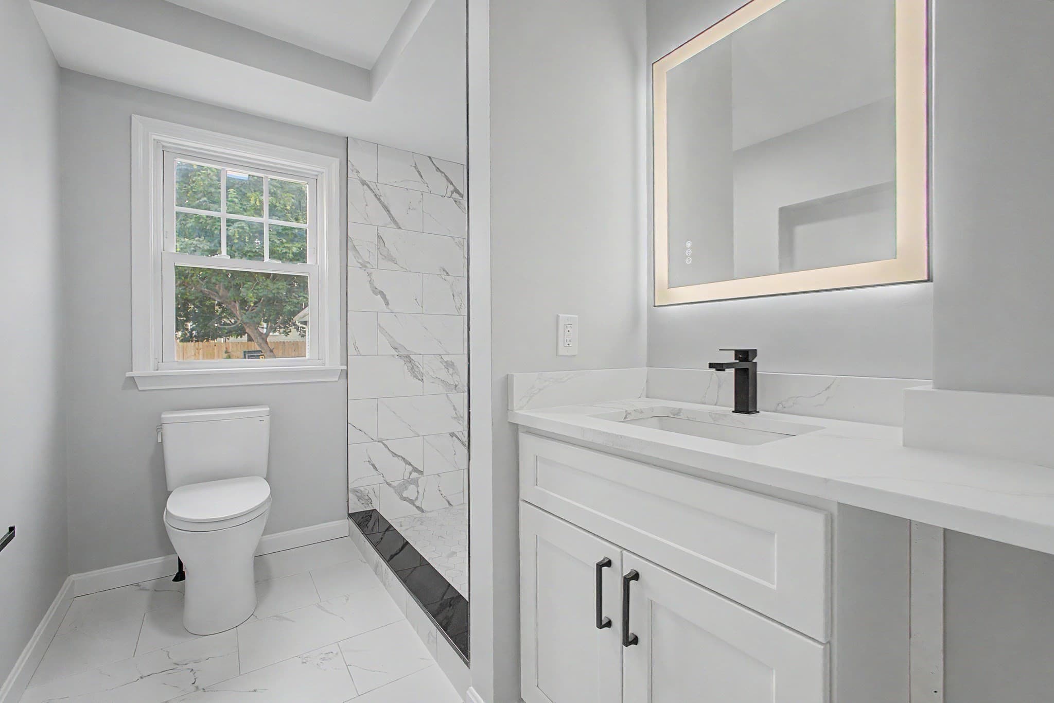 Single Family Residence at 298 King St, Fall River MA 02724, photo 6 of 20