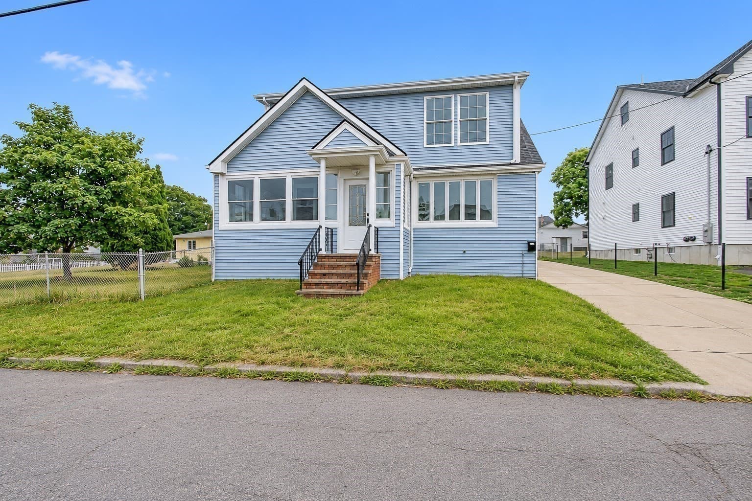 Single Family Residence at 298 King St, Fall River MA 02724, photo 18 of 20