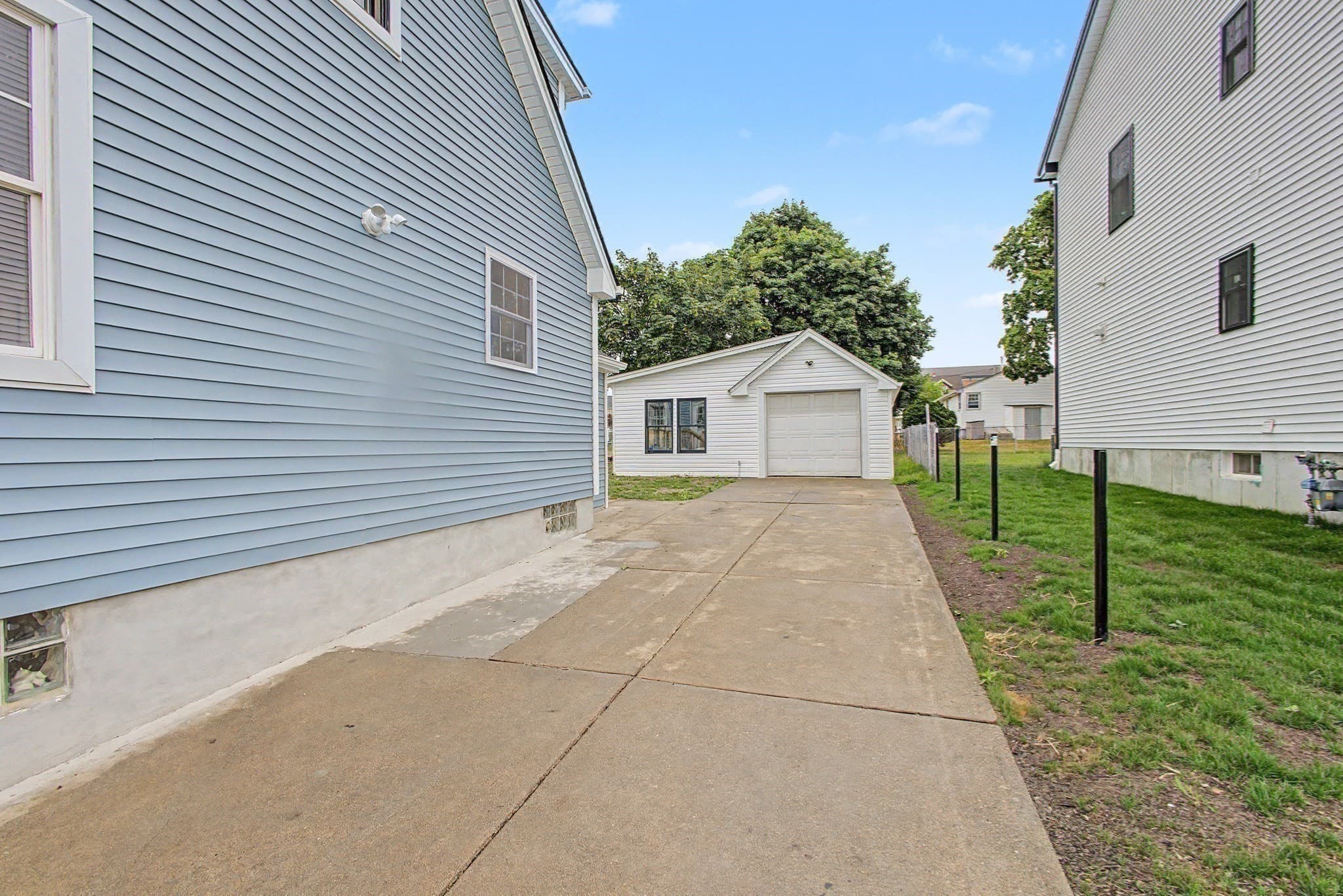 Single Family Residence at 298 King St, Fall River MA 02724, photo 15 of 20