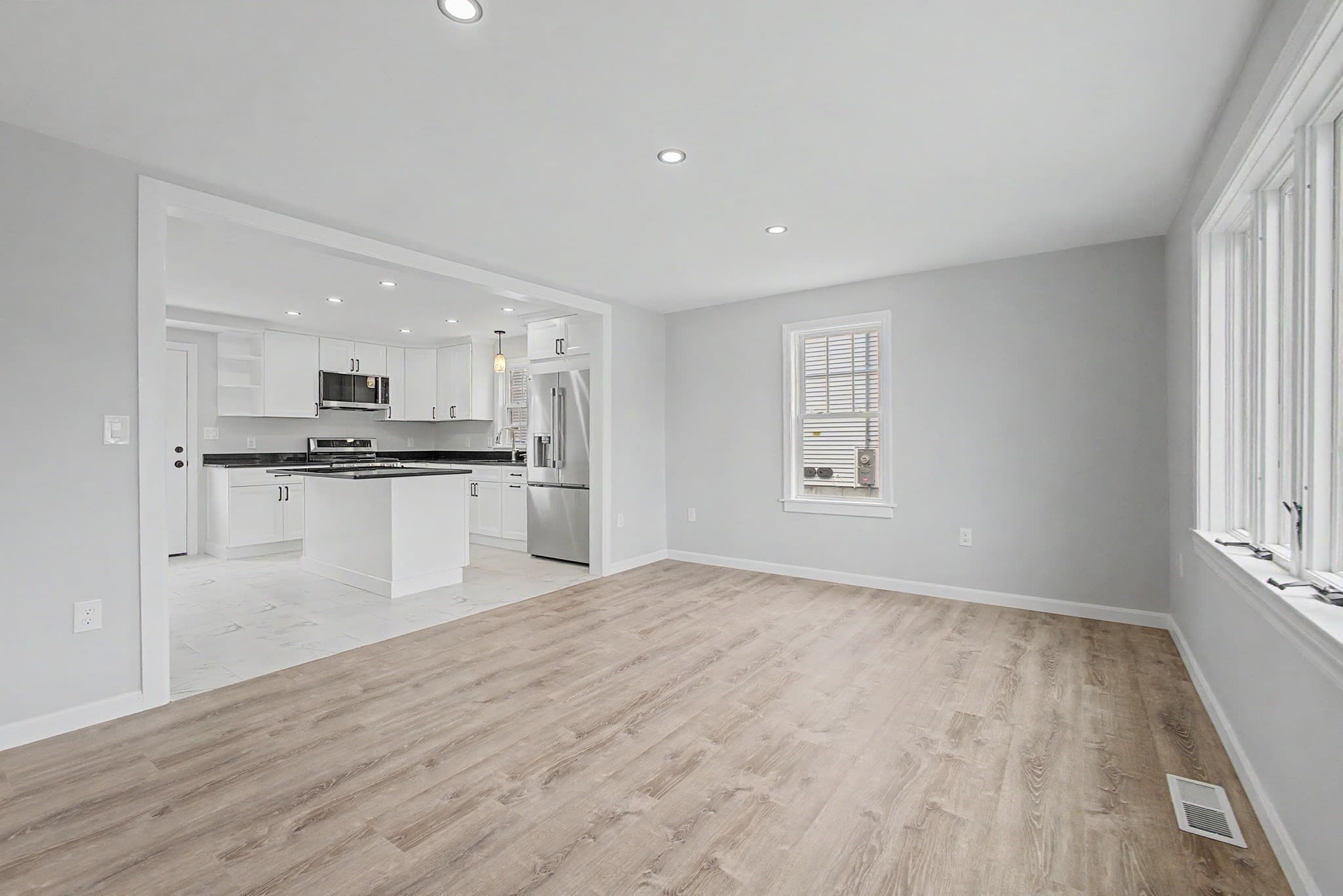 Single Family Residence at 298 King St, Fall River MA 02724, photo 19 of 20