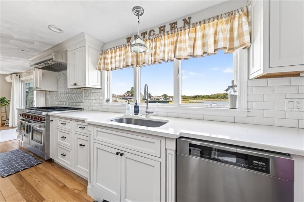 Single Family Residence at 76 Surfside Rd, Scituate MA 02066, Scituate, photo 3 of 42