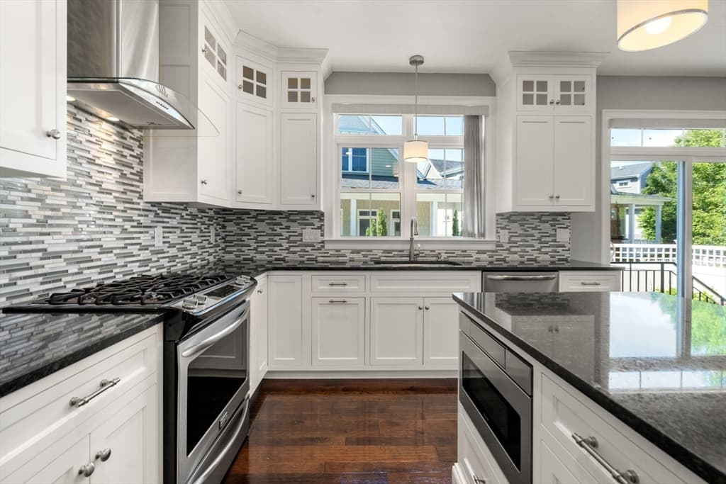 Condominium at 13 Boyde's Crossing # 12, Norfolk MA 02056, photo 13 of 42