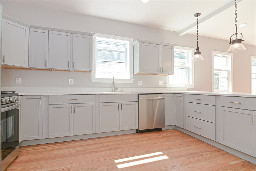 8 Melvin St # 2, Somerville MA 02145 photo 12