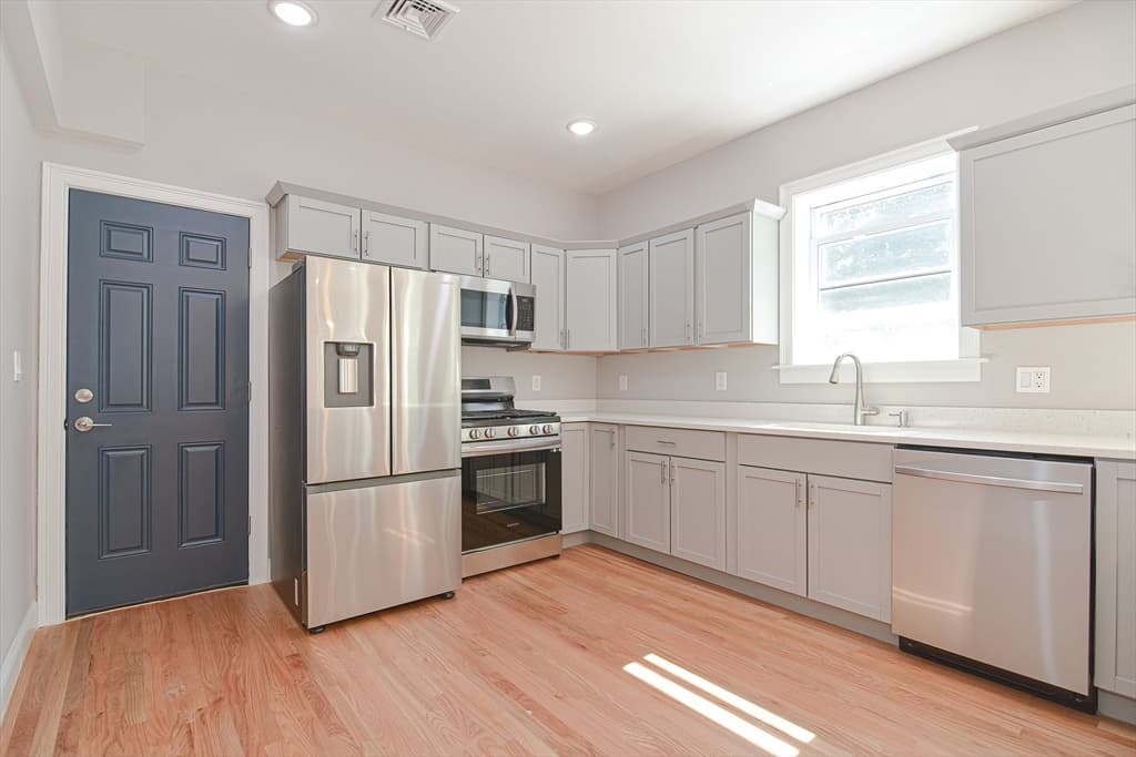 8 Melvin St # 2, Somerville MA 02145 photo 9