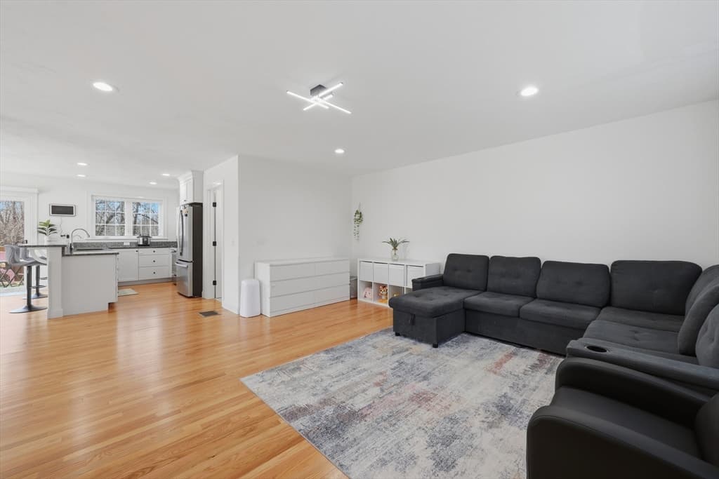 670A Burncoat St # A, Worcester MA 01606 photo 5