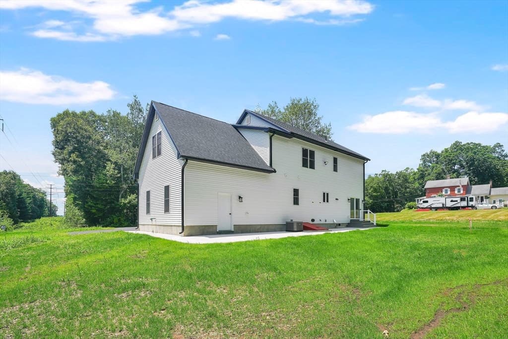 Single Family Residence at 139 Middle Rd, Southampton MA 01073, Southampton, photo 36 of 42