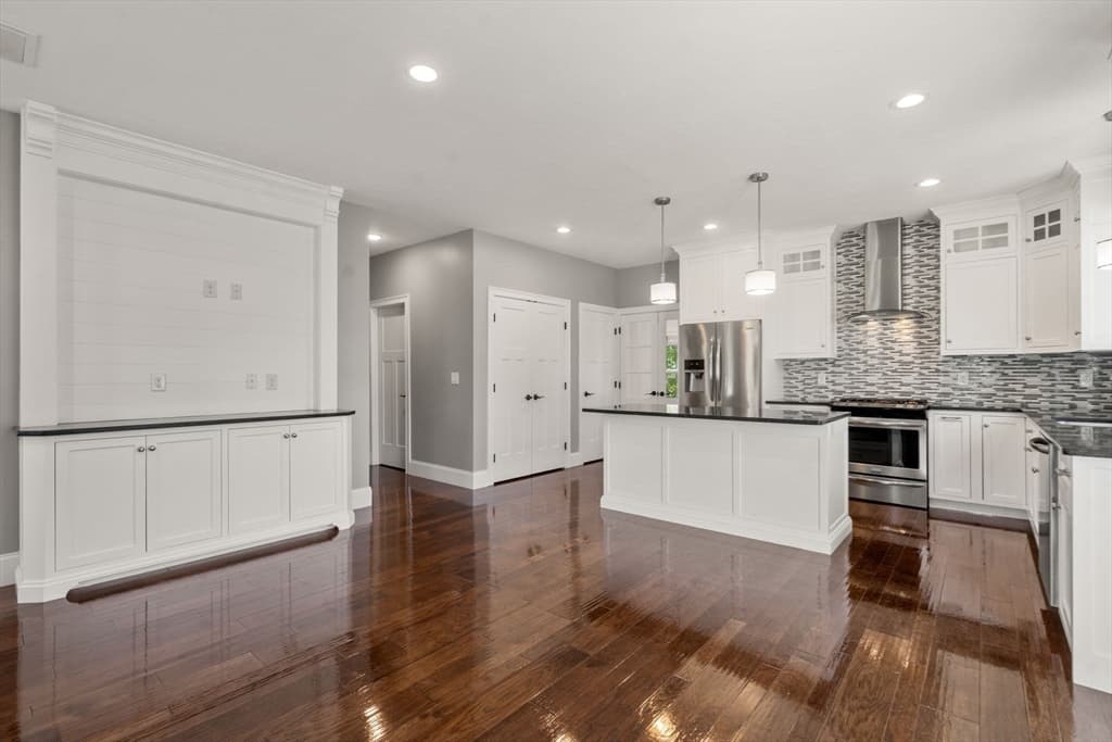 Single Family Residence at 13 Boyde's Crossing, Norfolk MA 02056, photo 11 of 42