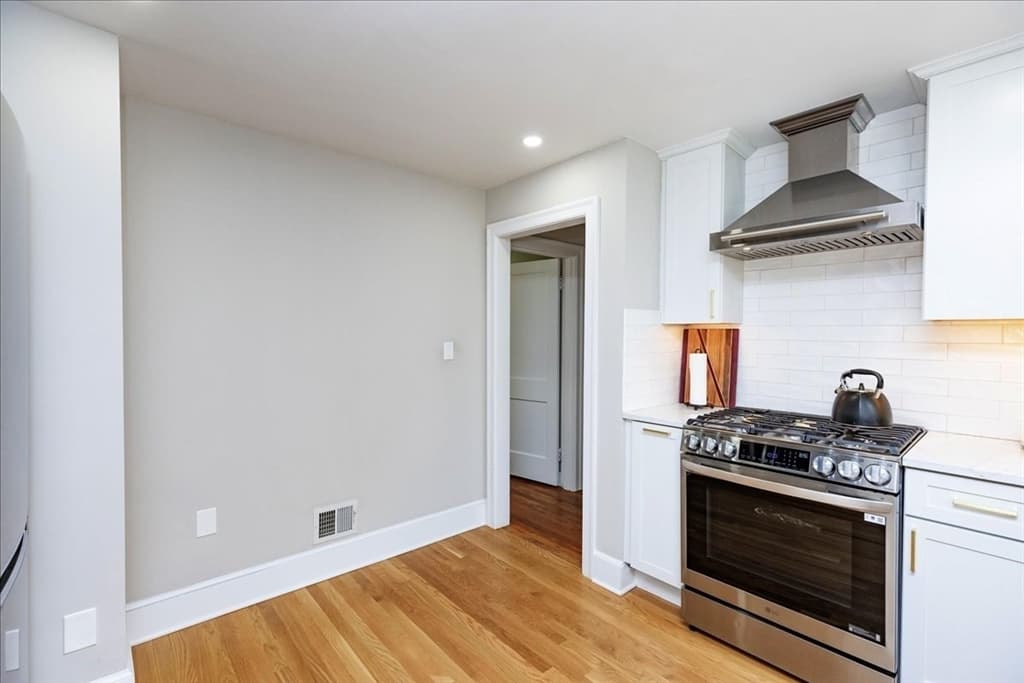 47 Cherry St, Newton MA 02465 photo 6