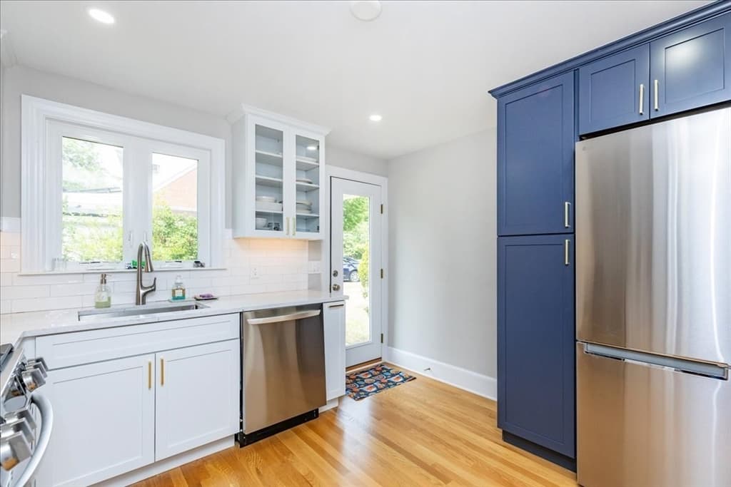 47 Cherry St, Newton MA 02465 photo 5